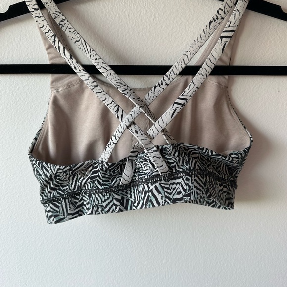 Lululemon Sports Bra Size 4 - Picture 3 of 4